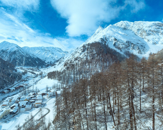 温特西尔维塔阿卑斯山风景与村庄奥地利蒂罗尔图片