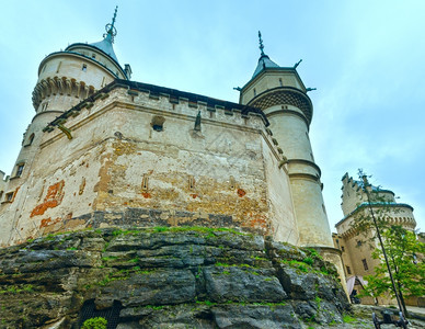 博涅尼切城堡斯洛伐克2014年夏季2世纪建造890年重建图片