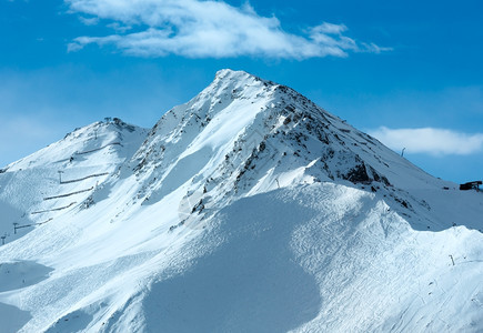 上午SilvrettaAlps山坡有滑雪车的铁轨奥地利提洛尔图片