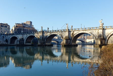 意大利罗马提贝尔河桥早图片
