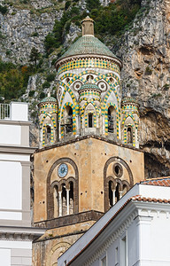 Amalfi大教堂或圣安德鲁大教堂的钟楼9世纪建成图片