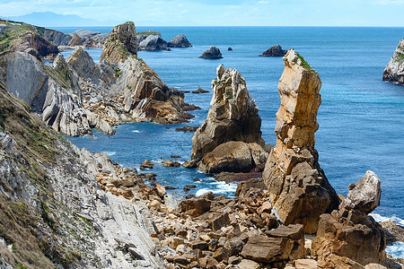 PortioBeach附近大西洋海岩石岸线皮亚拉戈斯坎塔布里亚西班牙图片