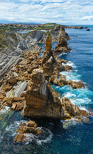 PortioBeach附近大西洋海岩石岸线皮亚拉戈斯坎塔布里亚西班牙图片