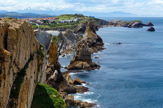 PortioBeach附近大西洋海岩石岸线皮亚拉戈斯坎塔布里亚西班牙图片