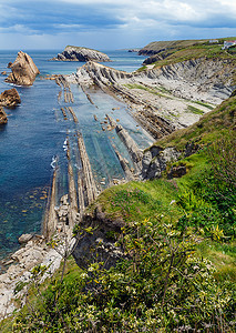 PortioBeach附近大西洋海岩石岸线皮亚拉戈斯坎塔布里亚西班牙图片