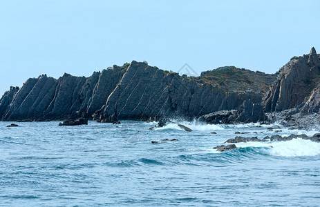 夏季大西洋岩石海岸线风景靠近Arrifana海滩AljezurAlgarve葡萄牙图片