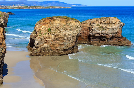 坎塔布加海岸夏季风景和悬崖Catherals海滩卢戈加利西亚班牙图片