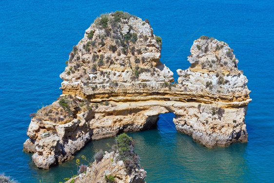 海岸附近的岩石PontadaPiedade拉各斯阿尔加维葡萄牙图片