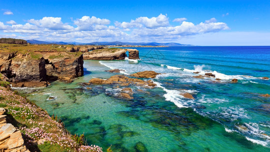 Cantabric沿海夏季风景Catherals海滩卢戈加利西亚班牙图片