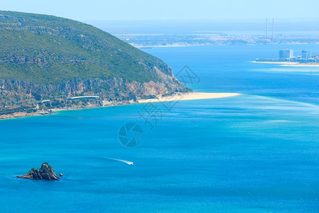 夏季海岸风景葡萄牙塞图巴尔Arrabida自然公园的景象图片