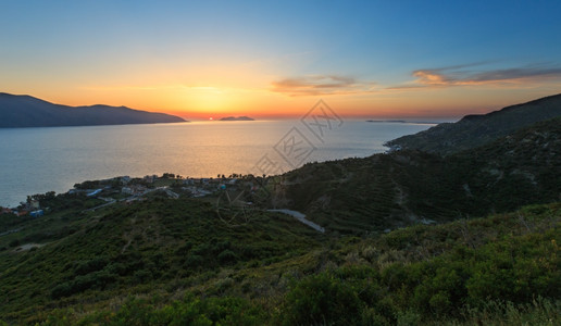亚得里海日落岸顶端视线阿尔巴尼亚拉迪马图片