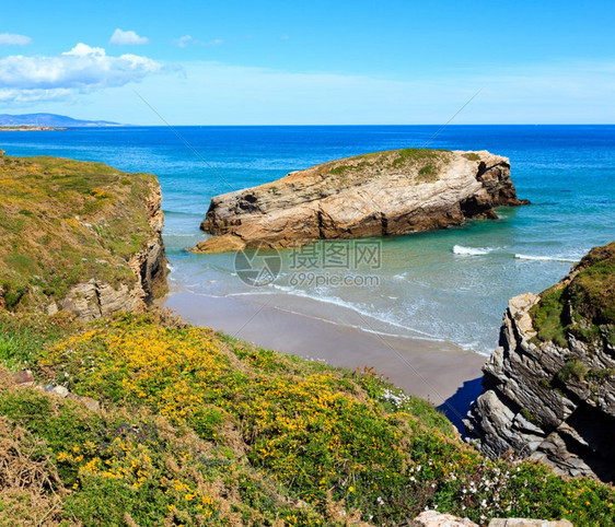 Cantabric海岸夏季风景卢戈加利西亚班牙图片