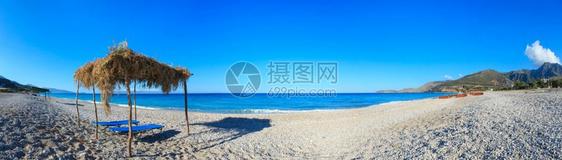 夏晨海滩(阿尔巴尼亚博什村),三缝针全景。图片