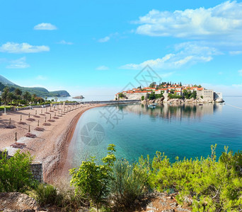 SvetiStefan海湾与粉色沙子米洛塞尔海滩黑山布德瓦东南6公里的景象图片