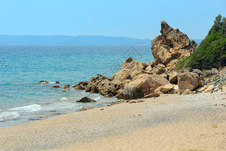 与毛利海滩律师协会GomatiHalkidiki希腊的夏季海景图片