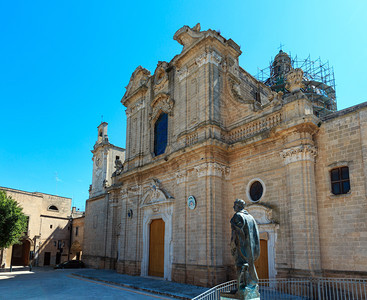 意大利普亚布林迪西地区奥里亚大教堂Basilica观的中世纪小镇1756年建成图片