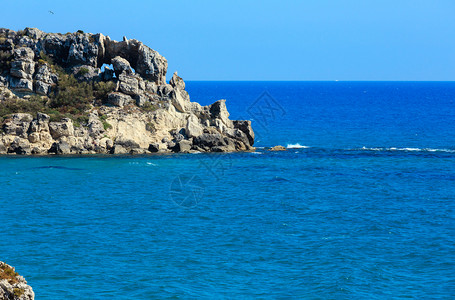 德尔在意大利西里阿格根托的罗卡迪圣尼古拉岛附近的卡帕迪索海滩附近背景