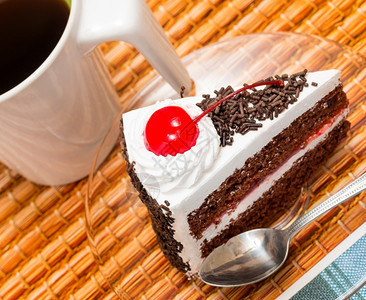 黑森林蛋糕表示咖啡休息时间和因图片