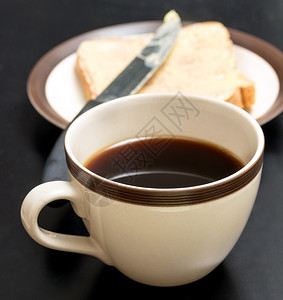 面包和咖啡表示早饭和饮料图片