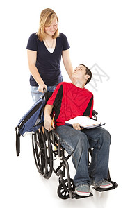 少女推着残疾朋友坐在轮椅上全身被隔离图片