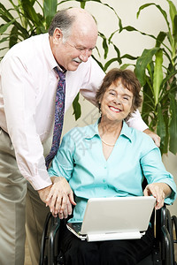 残疾女商人和她的上司在网时一起大笑图片