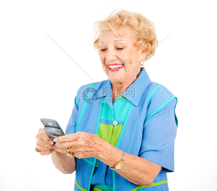 年长妇女喜欢在新手机上发短信孤立在白色上图片
