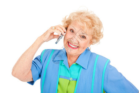 快乐笑的老太在用手机说话孤立在白色背景上图片