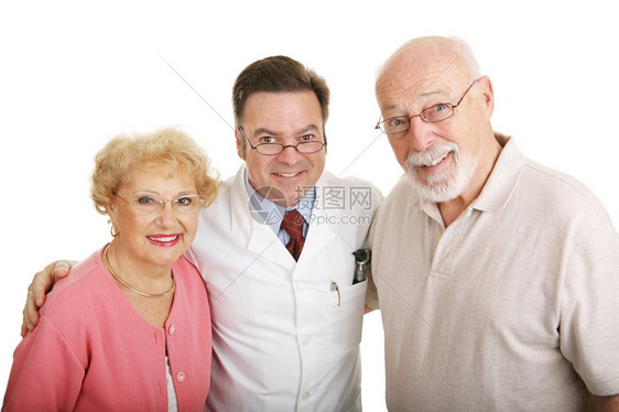 老夫妇穿着新眼镜和验尸师坐在一起孤立白色上图片