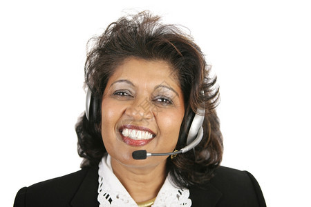 一个漂亮的印度客户服务代理戴着耳机白被孤立图片