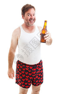 穿着内裤的斯克鲁菲中年男人给你一瓶啤酒图片