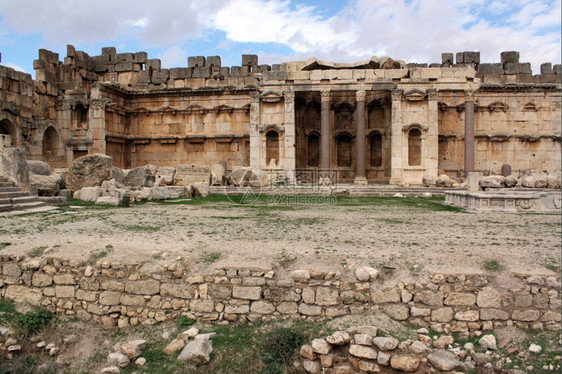 黎巴嫩Baalbeck旧寺庙的废墟图片