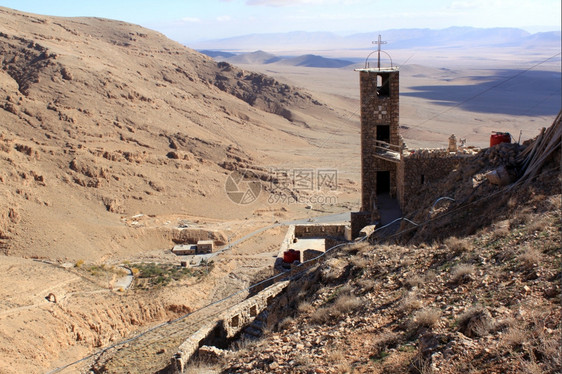 MarMusa修道院的山地和沙漠景象图片