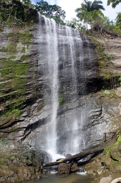 格林纳达加勒比岛的岩瀑布和图片