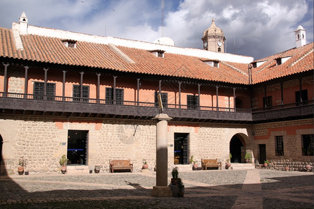 玻利维亚波托西古宫内院子里图片
