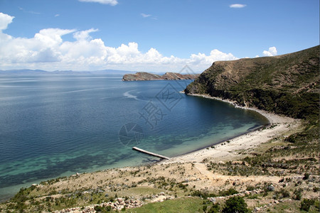 玻利维亚索尔岛的码头和海滩图片