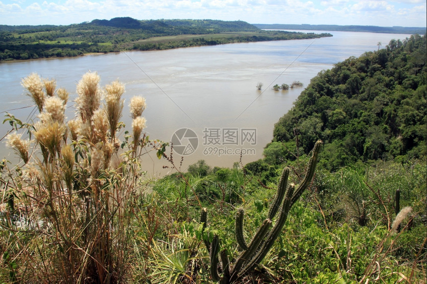 阿根廷与巴拉圭边境的帕纳河景象图片