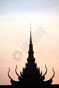 柬埔寨塔顶的轮光片图片