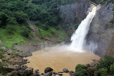 斯里兰卡巴杜拉绿林大瀑布图片