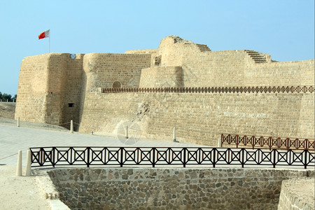 马纳麦市附近Bahrein堡石墙图片