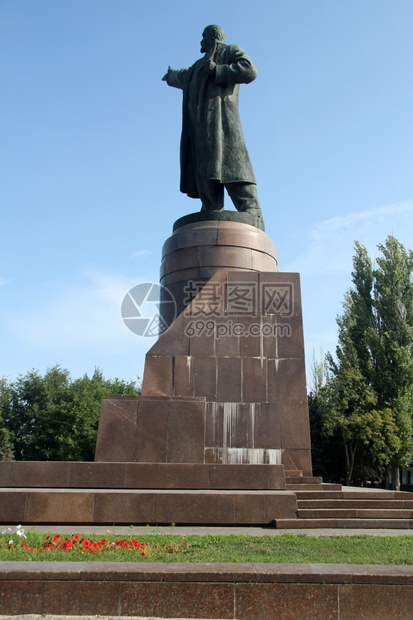 俄罗斯伏尔加格勒弗拉基米尔列宁铜像图片