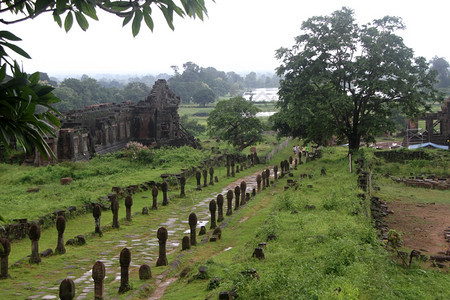 老挝尚巴萨克WatPhu修道院公路图片