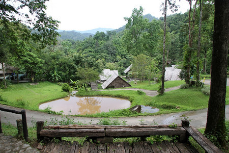 Pond和泰国北部家公园Pongduet的房屋图片