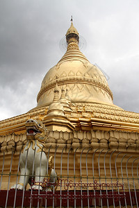 缅甸仰光NeVin塔的狮子和金石图片