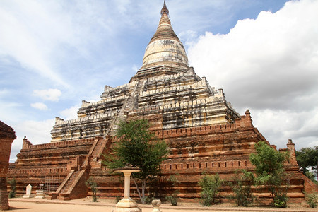 缅甸巴甘的砖砌piramidMingalazedi图片