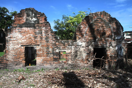 泰国LopBuri霍菲拉亚维恰延的废墟图片