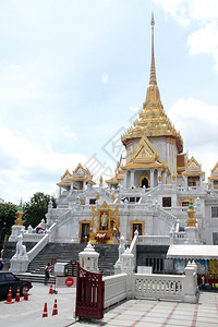 WatTraimit的公路和寺庙泰国曼谷图片