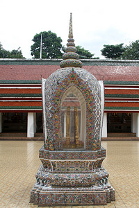 泰国曼谷WatSaketRatchaWoraMahaWihan的石色马和寺庙图片