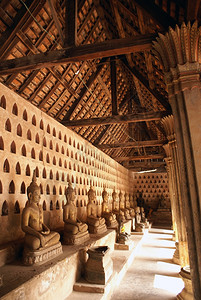 老挝文延省西塞维和老挝的佛屋顶图片