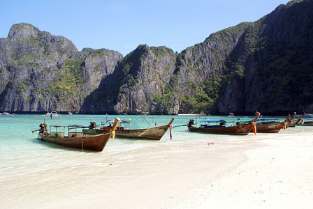 沙滩上的船泰国高平地图片