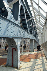 俄罗斯莫科铁桥上的脚足径图片